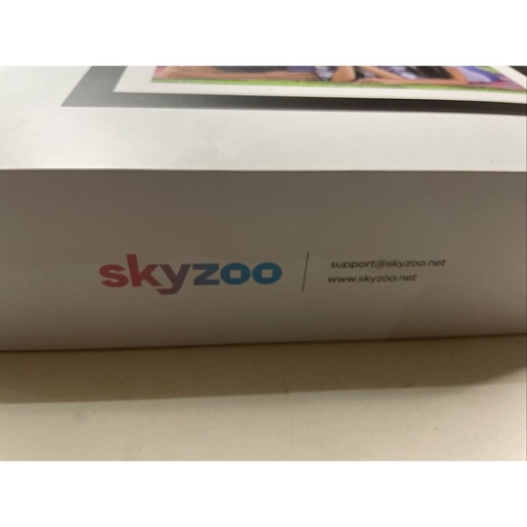 WiFi 10.1'' Digital Picture Frame, IPS HD Touch Screen Smart Photo Frame - Picture 2 of 7